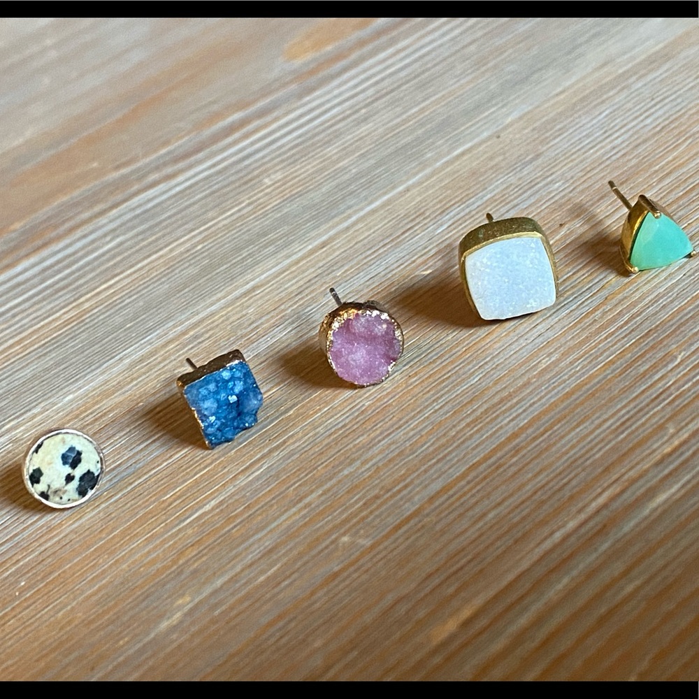 Single stone studs